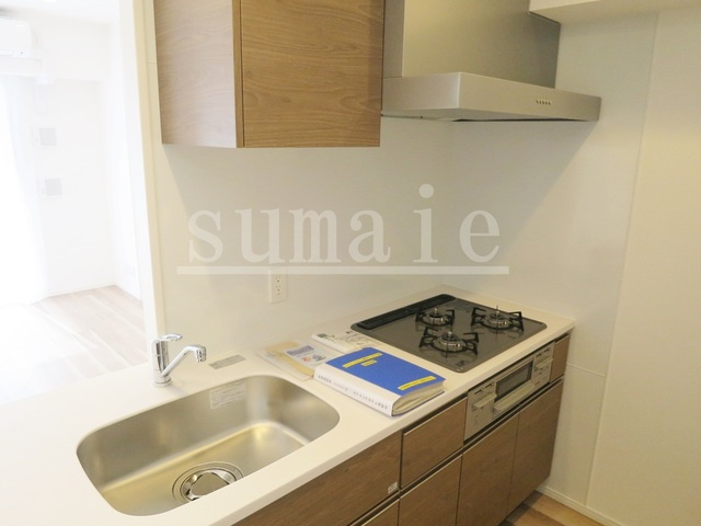 ルフォンプログレ滝野川のキッチン|キッチンはシステムキッチンで3口設置済みでグリル付きです★