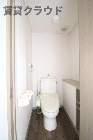 エスポアガーデンのトイレ|落ち着いた色調のトイレです