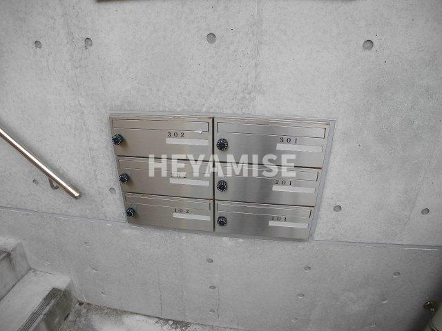 Two Livingのその他