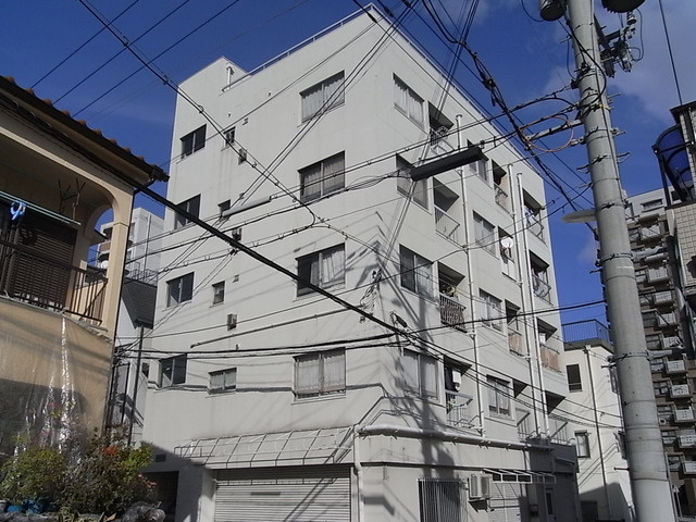 ベース・ワンの外観