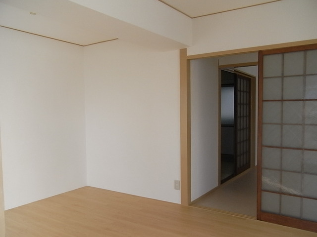 ベース・ワンの居間・リビング