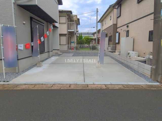 越谷市千間台西4丁目 新築分譲住宅の駐車場