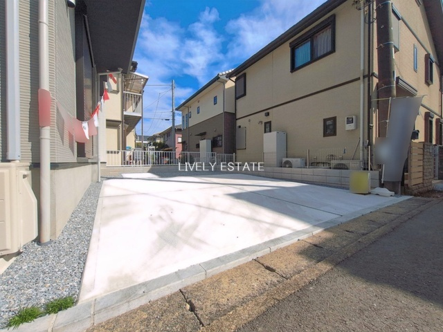 越谷市千間台西4丁目 新築分譲住宅の駐車場