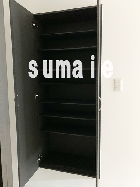 シャテーニュ・デュ・ボアの収納|シューズボックス