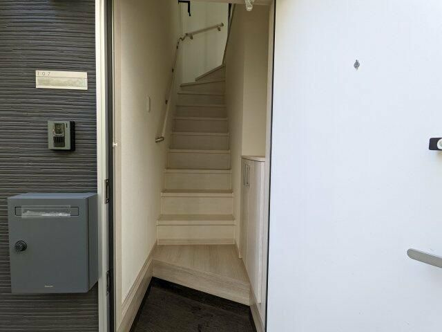 モダンアパートメント文京音羽の玄関