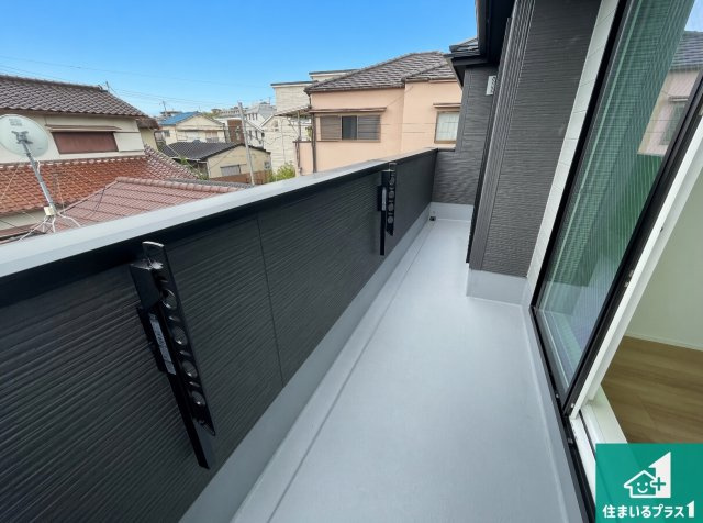 神戸市垂水区西舞子　第1期　新築一戸建てのバルコニー|ワイドバルコニーは洗濯物を干すスペースが広いのでご家族が多くても安心！