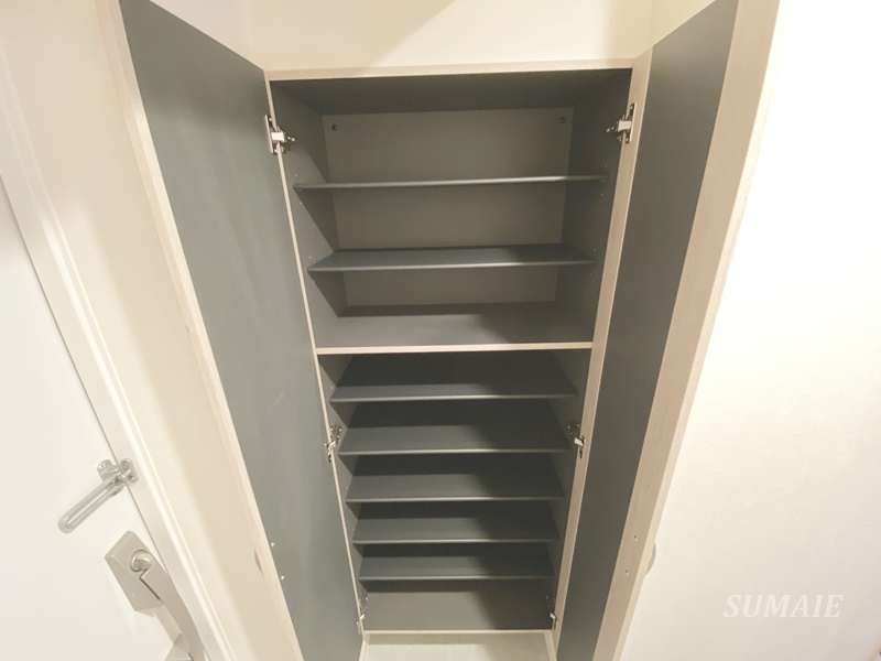 Residence Omiya Hikawasandoの収納|シューズボックスです☆