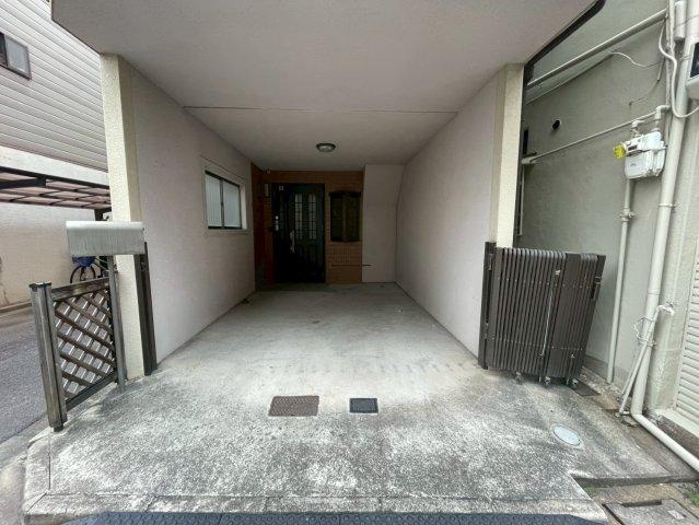 本町　中古一戸建ての駐車場|■物件内覧・資金計画相談・住宅ローン相談、リフォーム相談、お問合せ受付中■
※当日・翌日のご内覧、ご相談はお電話でのお問合せがスムーズです！