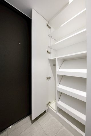 ドゥーエ西小山 の玄関