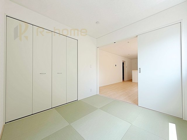 小美玉市羽刈第3　新築戸建て　2号棟の和室|フローリングより衝撃が少ない和室は、ご両親のお部屋やキッズスペース、客間としても活用頂けます。