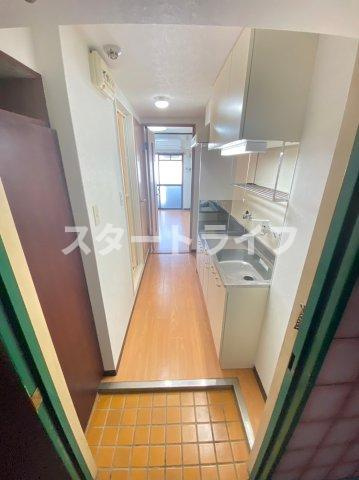 大阪市東淀川区東中島５丁目の賃貸マンションの玄関