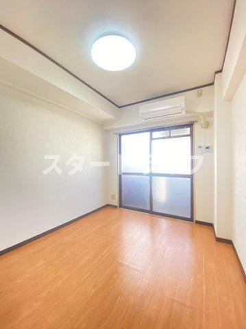 大阪市東淀川区東中島５丁目の賃貸マンションの居間・リビング