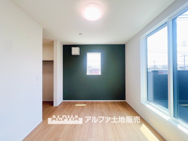 ~立川栄町2丁目新築4棟~ Newly built house　1号棟の洋室|【comfort room】
◆落ち着きのある室内◆寝室としても子ども部屋としても使いやすく、暮らしの変化にも対応できる空間。日々の時間を穏やかに過ごせます。