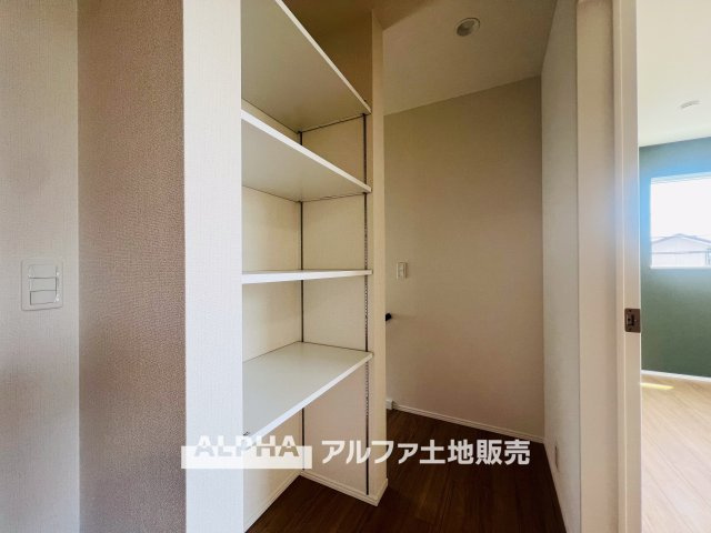 ~立川栄町2丁目新築4棟~ Newly built house　1号棟の収納|【Go filled with memories】
◆ありったけの◆住空間をよりよくするためには大切な収納スペース。時が経ち思い出がここに詰まっていく。
