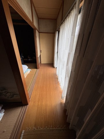 【ガレージと離れ付き平屋】香美市香北町永野　中古一戸建ての和室|来客時は広く、普段は個室として使い分けできる間取りの和室です