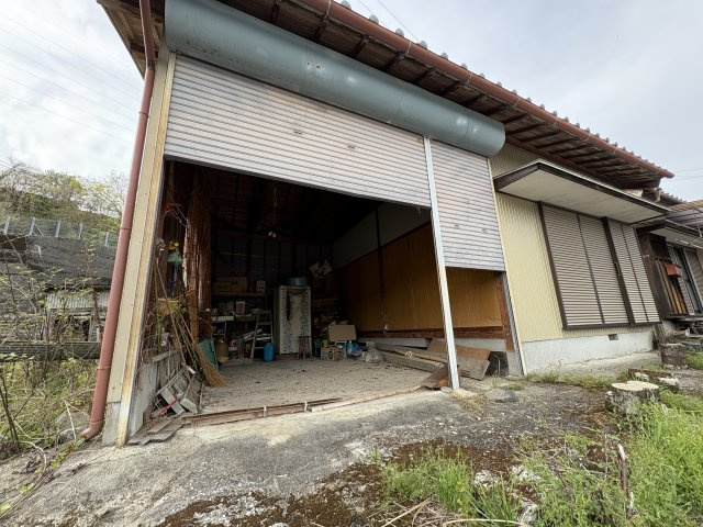 ガレージと離れ付き平屋」香美市香北町永野 中古一戸建て コンパクトで