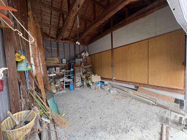 【ガレージと離れ付き平屋】香美市香北町永野　中古一戸建てのその他|車庫