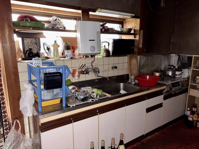 【ガレージと離れ付き平屋】香美市香北町永野　中古一戸建ての前面道路含む現地写真