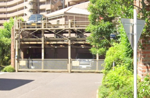 ファーストアベニュー泉ヶ丘の駐車場