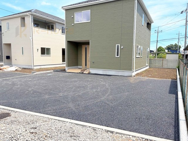 小美玉市羽刈第3　新築戸建て　3号棟の駐車場|カースペースは2台お停めいただけます♪
