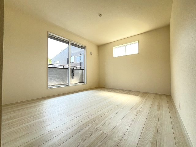 【寝室】 | 大野城市南ヶ丘5丁目第1　2号棟（全2棟）【仲介手数料無料・0円】 | 現地写真。2階主寝室です。