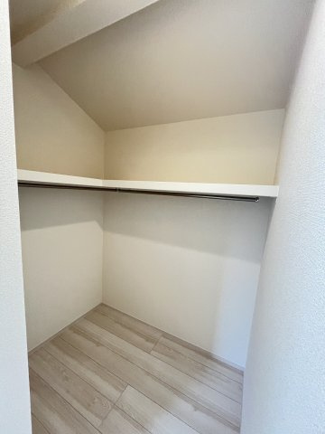 【収納】 | 大野城市南ヶ丘5丁目第1　2号棟（全2棟）【仲介手数料無料・0円】 | 現地写真。ウォークインクローゼットです。