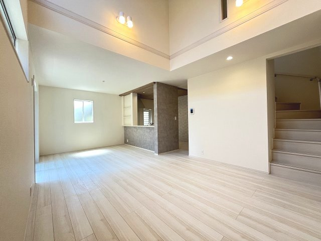 【居間・リビング】 | 大野城市南ヶ丘5丁目第1　2号棟（全2棟）【仲介手数料無料・0円】 | 現地写真。