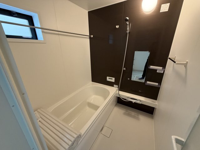 《仲介手数料無料》川越市大字藤間14-3新築一戸建てケイアイグレイスの浴室