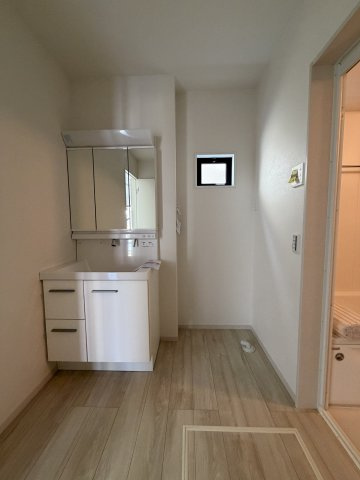 《仲介手数料無料》川越市大字藤間14-3新築一戸建てケイアイグレイスの玄関