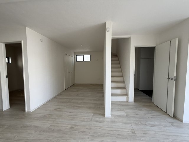 《仲介手数料無料》川越市大字藤間14-3新築一戸建てケイアイグレイスの居間・リビング