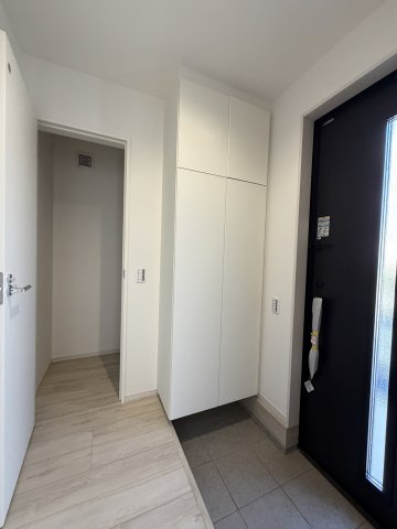 《仲介手数料無料》川越市大字藤間14-3新築一戸建てケイアイグレイスの玄関