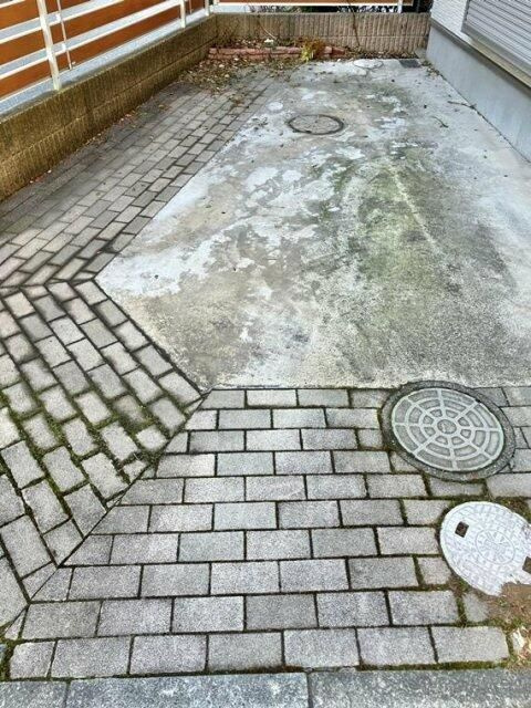 旭丘戸建の駐車場