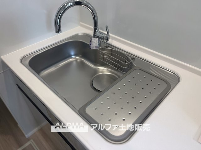 ~立川栄町2丁目新築4棟~ Newly built house　2号棟のキッチン|【Water cleaner】
◆浄水器◆使い勝手を考え蛇口をあえて２口にする事で、洗い物とお料理や飲料としていつも綺麗に保つ事ができます。