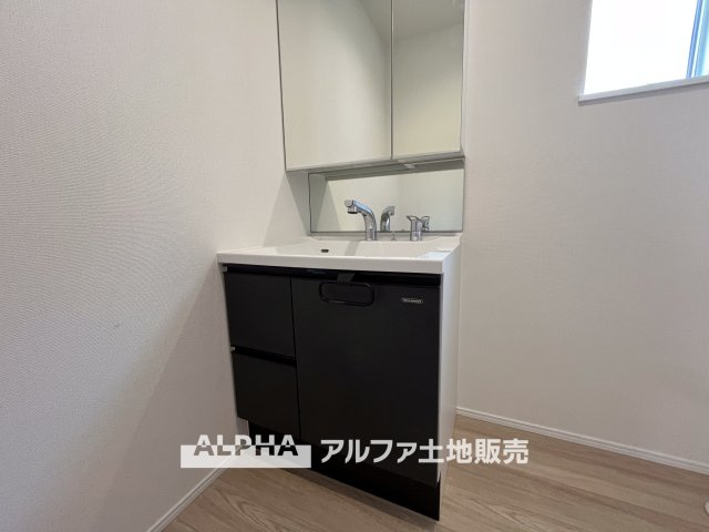 ~立川栄町2丁目新築4棟~ Newly built house　2号棟のランドリースペース|【Laundry space】
◆ランドリースペース◆広々した空間で雨の日でも十分に洗濯物を乾かすことが出来ます。バスルームには浴室換気乾燥機も付いているので重宝しますね。
