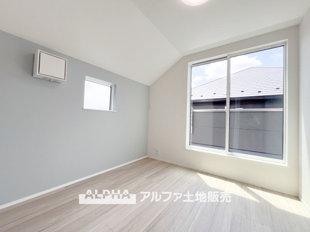 ~立川栄町2丁目新築4棟~ Newly built house　2号棟の洋室|【smart room】
◆機能性を備えた空間◆シンプルな形状で家具配置がしやすく、生活スタイルに合わせた使い方が可能。日常に取り入れやすい洋室です。