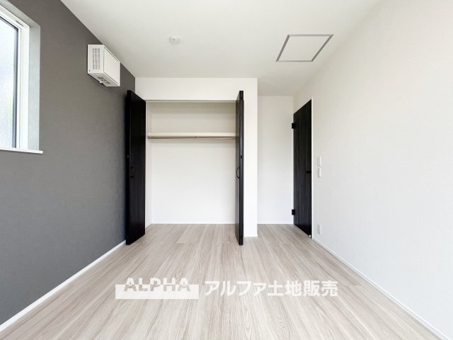 ~立川栄町2丁目新築4棟~ Newly built house　2号棟の収納|【multi room】
◆多用途に使える一室◆収納やワークスペースとしても活用できる洋室。家族構成やライフスタイルに合わせて柔軟に使える空間です。