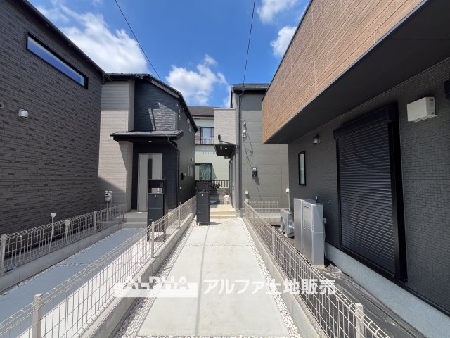 ~立川栄町2丁目新築4棟~ Newly built house　2号棟の外観|【Warm Light】
◆ぬくもりに満ちた場所◆
差し込む陽だまりが、心の奥までやさしく照らす。過ごすほどに、この場所が帰りたくなる存在へと変わっていく。