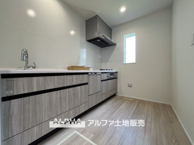 ~立川栄町2丁目新築4棟~ Newly built house　2号棟のキッチン|【Life without end】
◆心地よさを求めて◆終わりのない暮らしづくりはキッチンから始まる。食事は暮らしの中でとても重要。お洒落なキッチンを使用すれば空間の居心地良さが変わる。