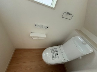 【トイレ】 | 西区庚午中1（古江駅）全9区画　NO3 | シンプルなデザインはお掃除やしやすく衛生的。温水洗浄便座付き　トイレ×２