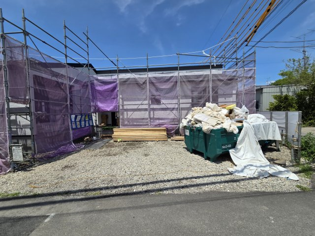 太田第2鳥山中町　2号棟　Livele Garden.Sの駐車場|現地写真　駐車は建物南側に並列3台可能です！