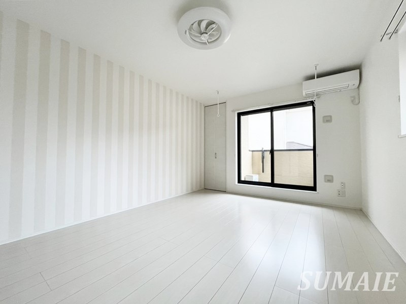 gloire　Ⅱの居間・リビング|角部屋2面採光