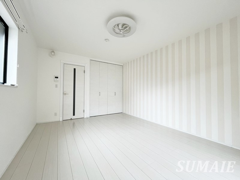 gloire　Ⅱの洋室|明るい居室☆彡