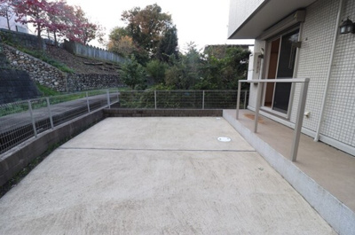 【庭】 | ウィステリア | テラス（専用庭）