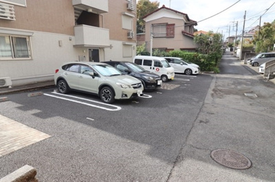 【駐車場】 | ウィステリア | 駐車場