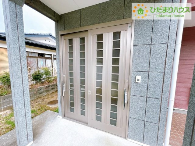 いわき市鹿島町米田字殿作　中古戸建の玄関