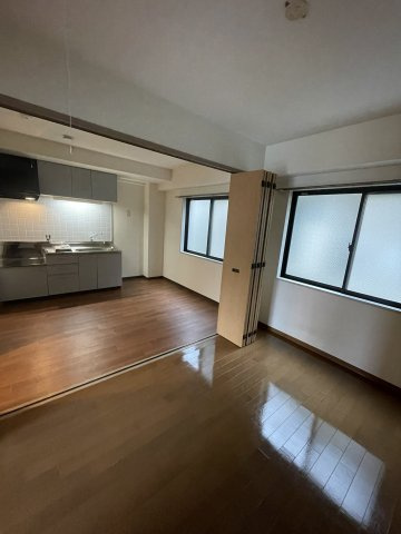 グレイスハイツ東須磨の居間・リビング