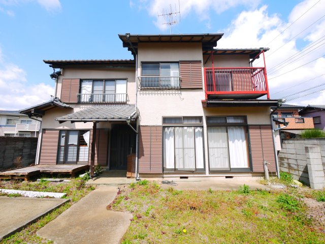 八街市八街ほ　中古戸建の外観|内装リフォーム歴あり水回含  駐車4台可能 リビング約16帖 本下水 JR総武本線八街駅徒歩約24分