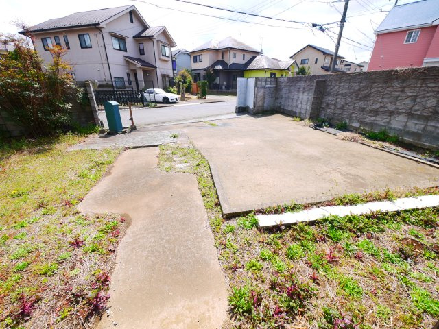 八街市八街ほ　中古戸建の庭|内装リフォーム歴あり水回含  駐車4台可能 リビング約16帖 本下水 JR総武本線八街駅徒歩約24分