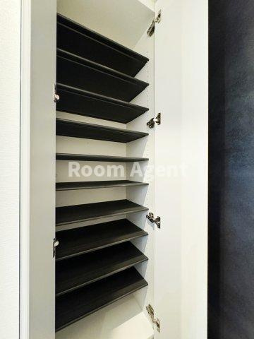 パルティール高畑アネックスの玄関