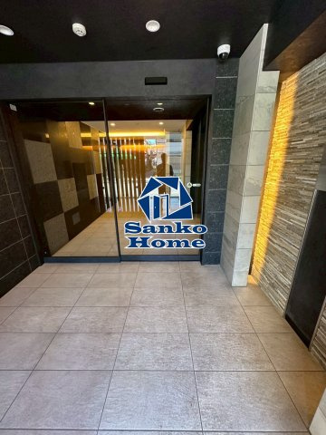 ドゥーエ日暮里のエントランス